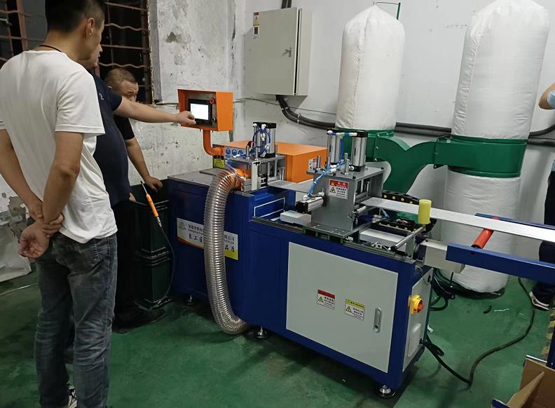 【蘇州】全自動(dòng)切鋁機(jī)SDY-Q350上午咨詢，晚上抵達(dá)客戶車間投入工作
